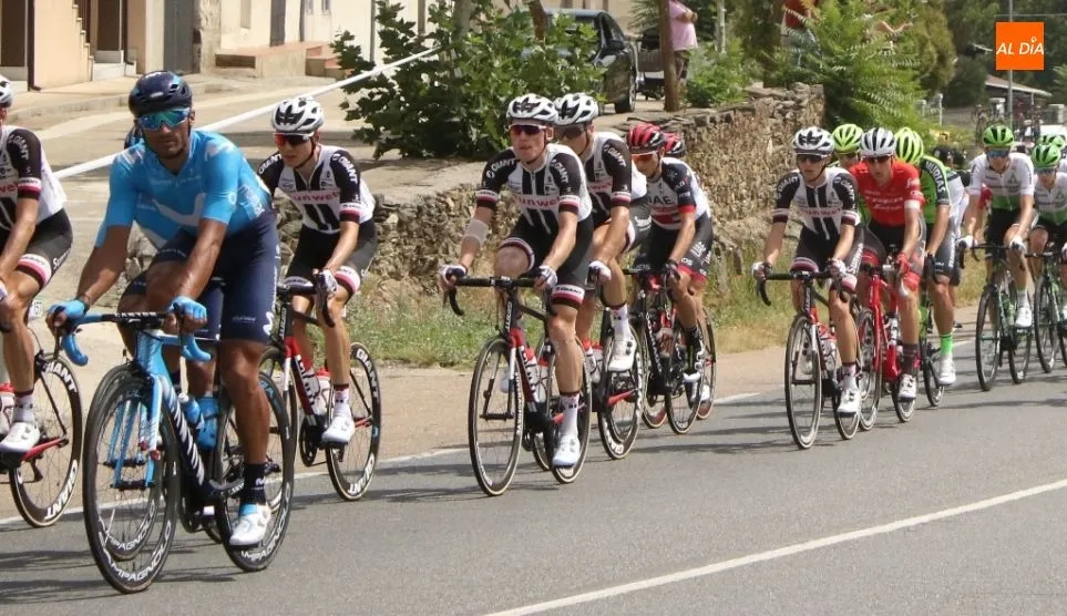 Foto 6 - Alba de Tormes vive una jornada hist&oacute;rica con el paso de la Vuelta a Espa&ntilde;a