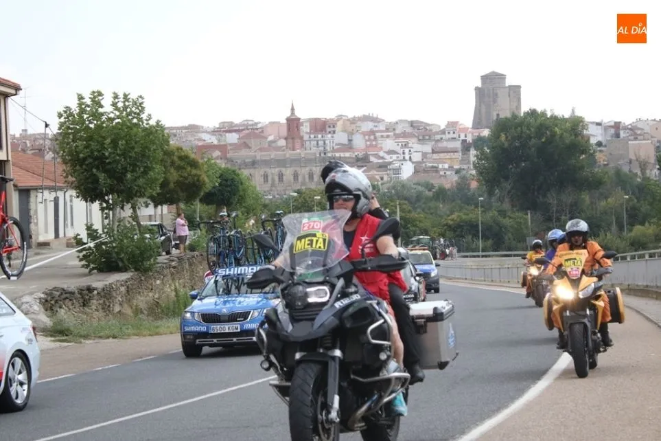 Foto 11 - Alba de Tormes vive una jornada hist&oacute;rica con el paso de la Vuelta a Espa&ntilde;a