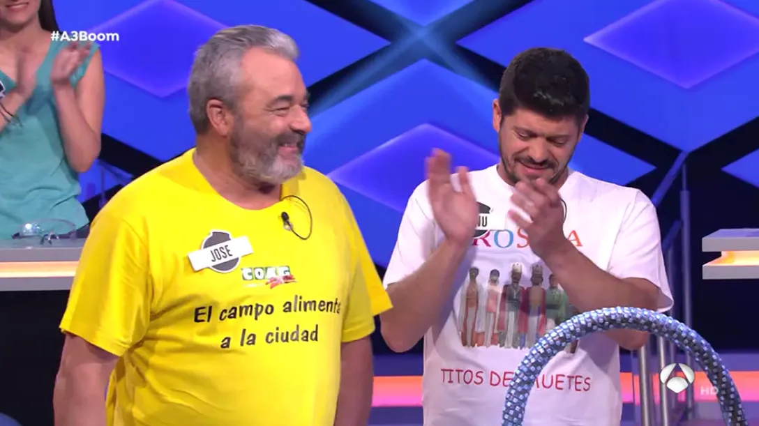 Foto 2 - Jos&eacute; Pinto firma un pleno para salvar una peliaguda situaci&oacute;n de Los Lobos  