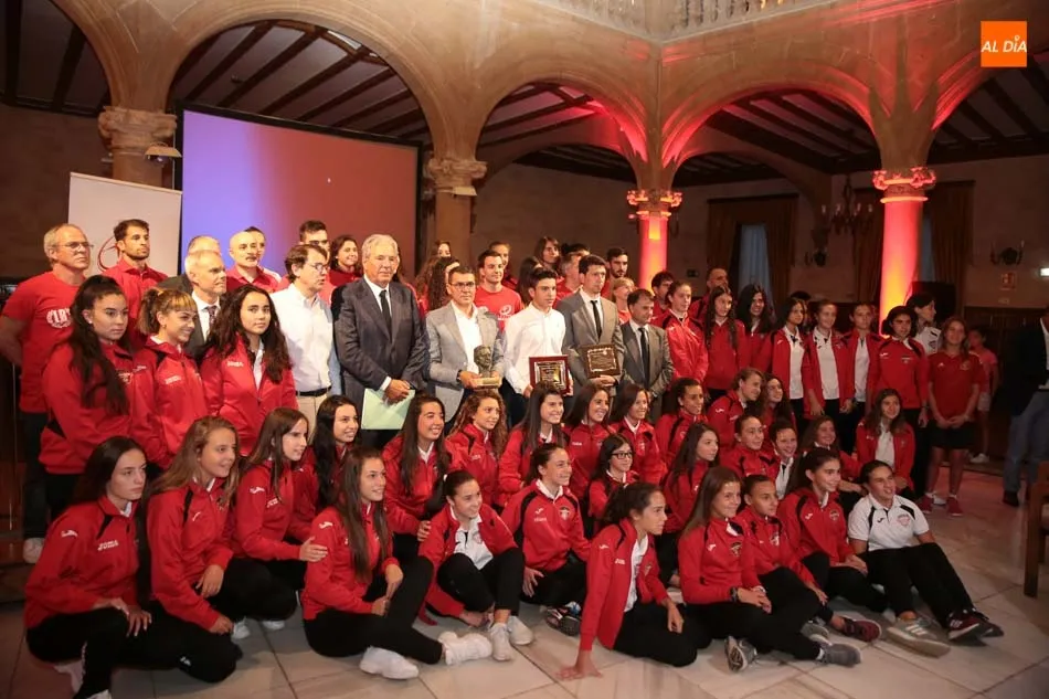 Foto 5 - El CD Salamanca FF y Jos&eacute; Mar&iacute;a Rozas, reconocidos por los premios D&acute;Alessandro