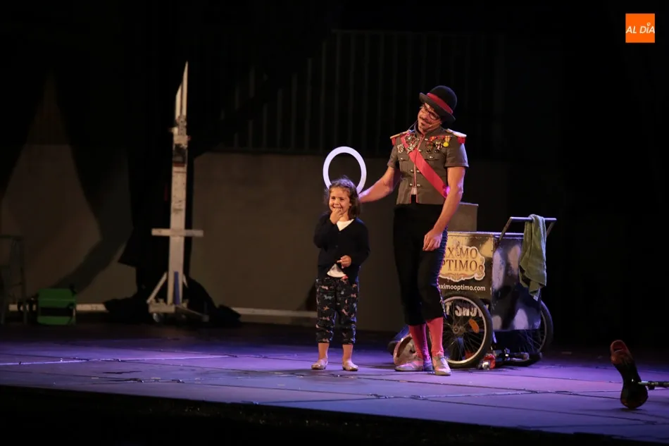 Foto 10 - &lsquo;M&aacute;ximo&rsquo;, circo y buen humor en una nueva sesi&oacute;n del Festival Volatiritormes  