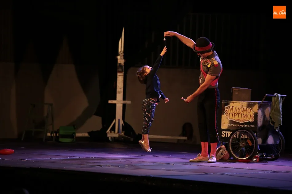 Foto 9 - &lsquo;M&aacute;ximo&rsquo;, circo y buen humor en una nueva sesi&oacute;n del Festival Volatiritormes  