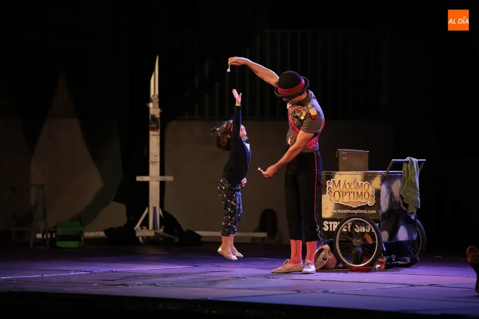 Foto 8 - &lsquo;M&aacute;ximo&rsquo;, circo y buen humor en una nueva sesi&oacute;n del Festival Volatiritormes  