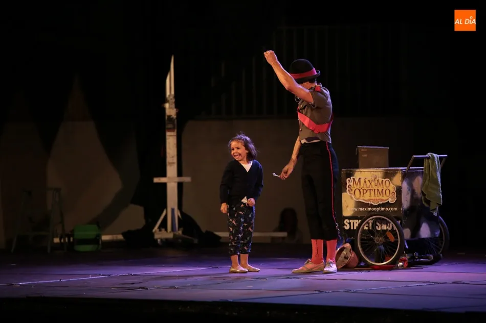 Foto 5 - &lsquo;M&aacute;ximo&rsquo;, circo y buen humor en una nueva sesi&oacute;n del Festival Volatiritormes  