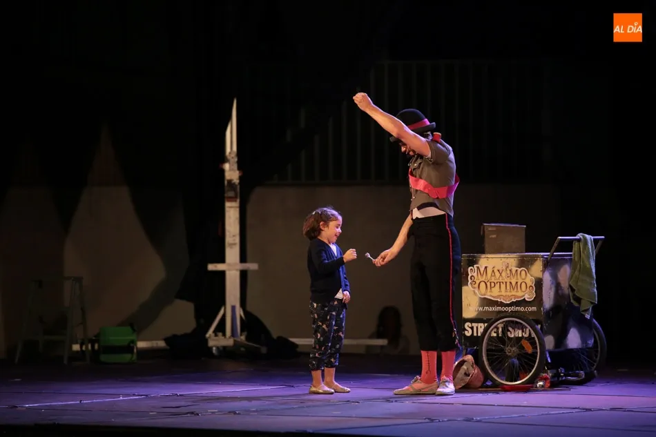 Foto 4 - &lsquo;M&aacute;ximo&rsquo;, circo y buen humor en una nueva sesi&oacute;n del Festival Volatiritormes  