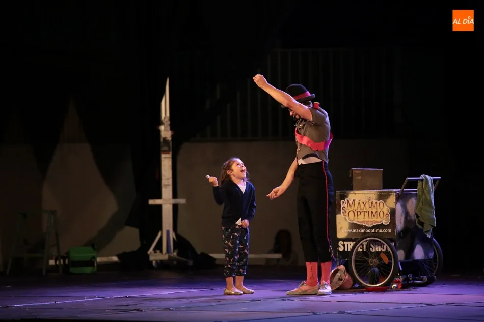Foto 3 - &lsquo;M&aacute;ximo&rsquo;, circo y buen humor en una nueva sesi&oacute;n del Festival Volatiritormes  
