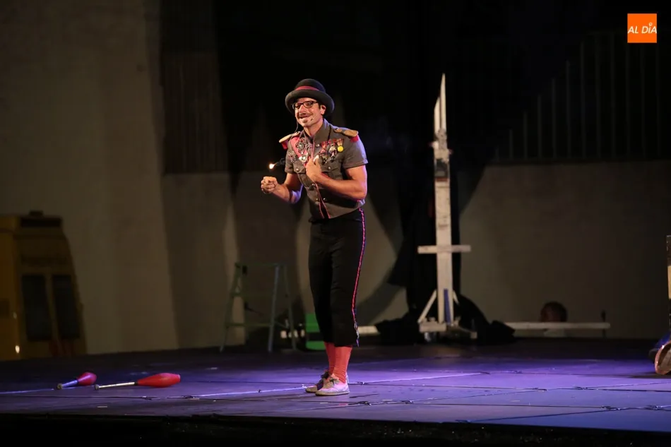Foto 2 - &lsquo;M&aacute;ximo&rsquo;, circo y buen humor en una nueva sesi&oacute;n del Festival Volatiritormes  