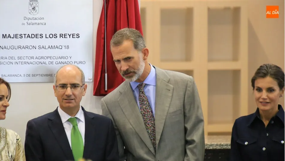 Foto 2 - &ldquo;La Corona reconoce el trabajo de los agricultores y ganaderos con su visita a la feria&rdquo;