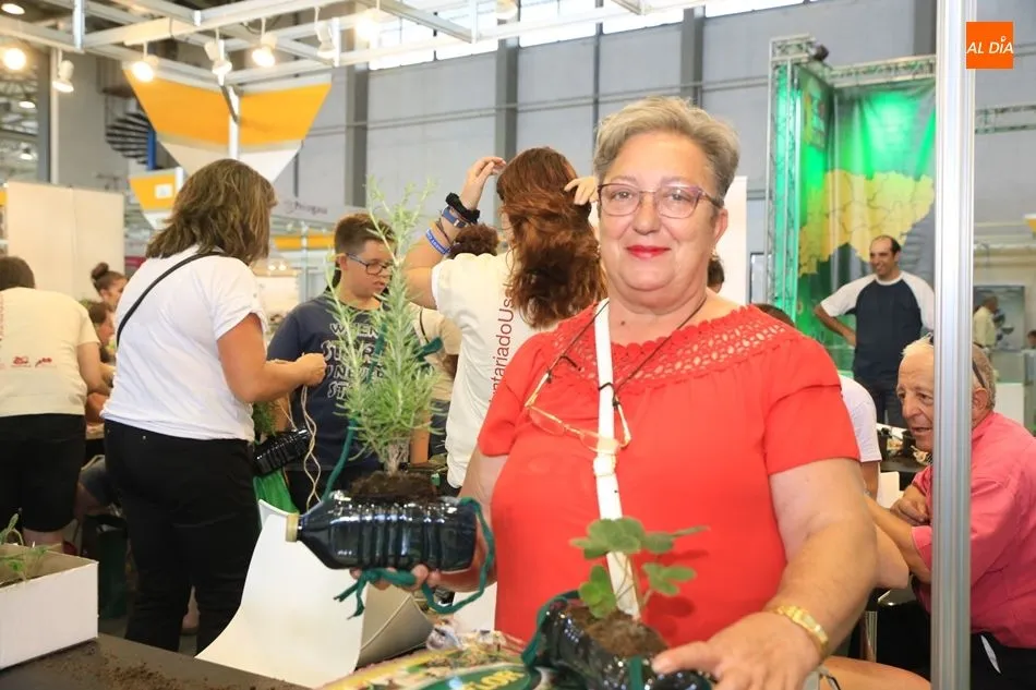 Foto 8 - Taller de reciclaje y huertos ecol&oacute;gicos con los voluntarios de la Oficina Verde la USAL