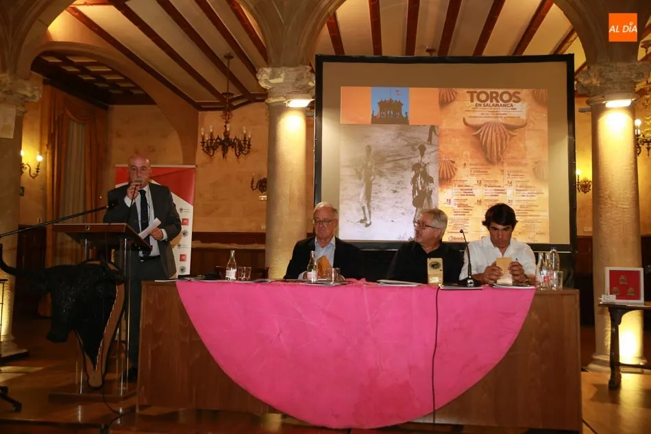 Foto 11 - El Casino de Salamanca acoge un ameno coloquio sobre los 125 a&ntilde;os de La Glorieta