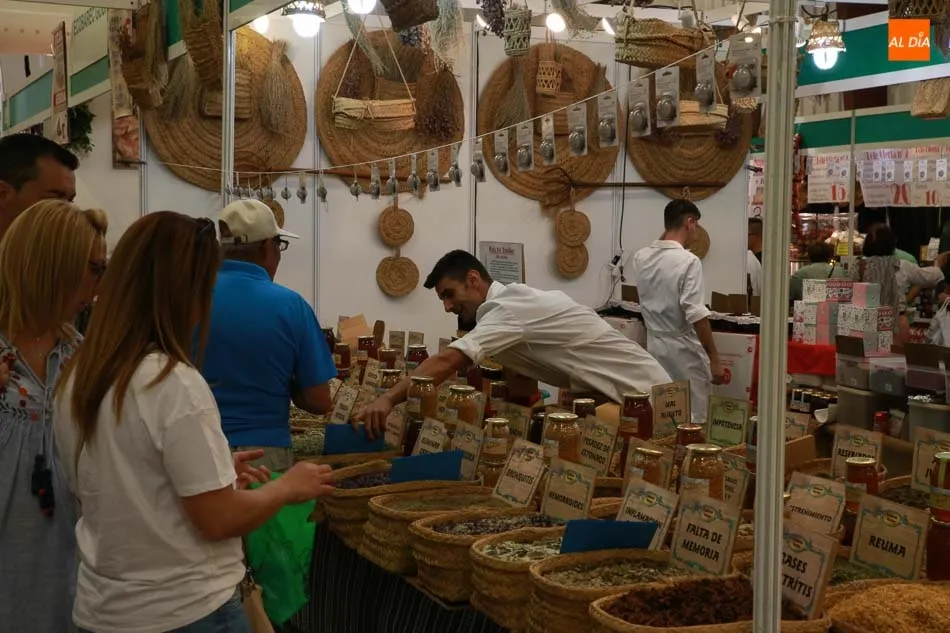 Foto 6 - Los sabores de otras regiones, en la nave de alimentaci&oacute;n de Salamaq18