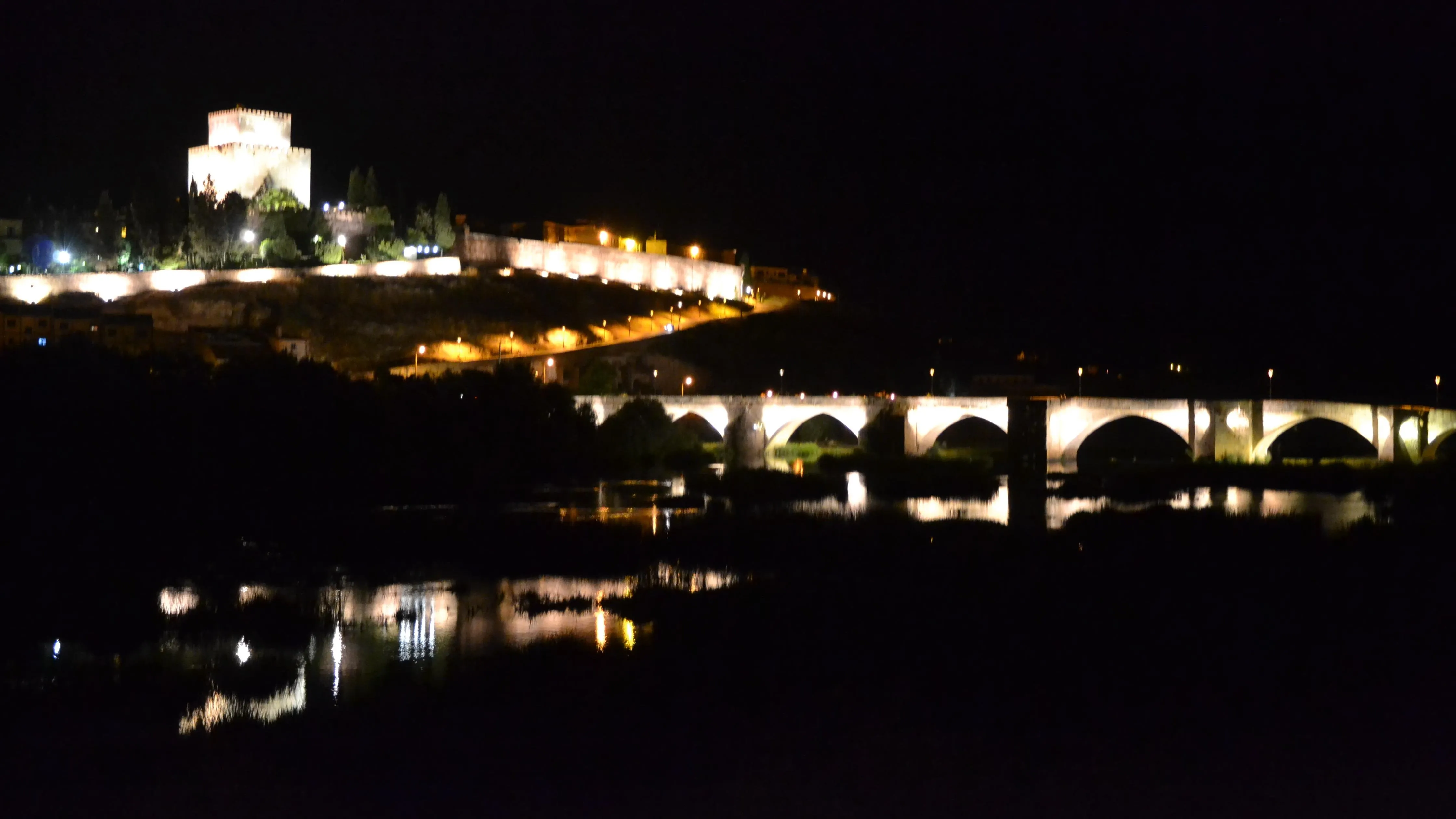 Ocho desempleados podrán tomar parte en un programa formativo vinculado al 75º Aniversario  