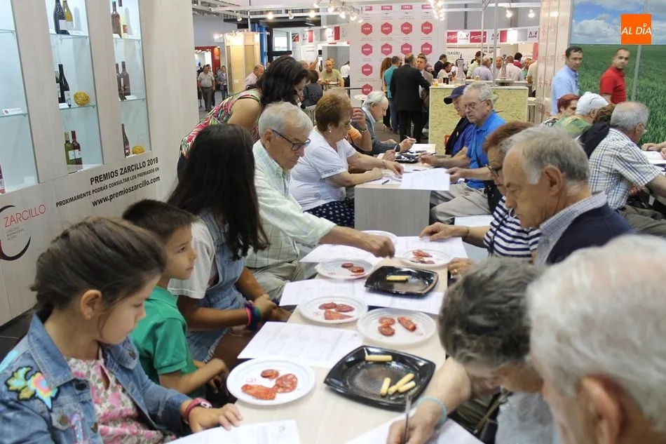 Foto 4 - El show cooking con el Torrezno de Soria despierta la curiosidad y el apetito en Salamaq