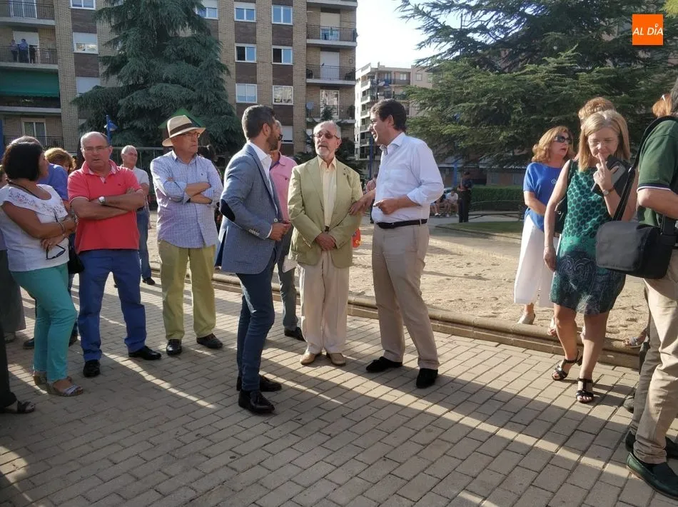 Foto 8 - La ciudad de Salamanca suma una nueva escultura en la Plaza de Madrid donada por el artista Luis de ...