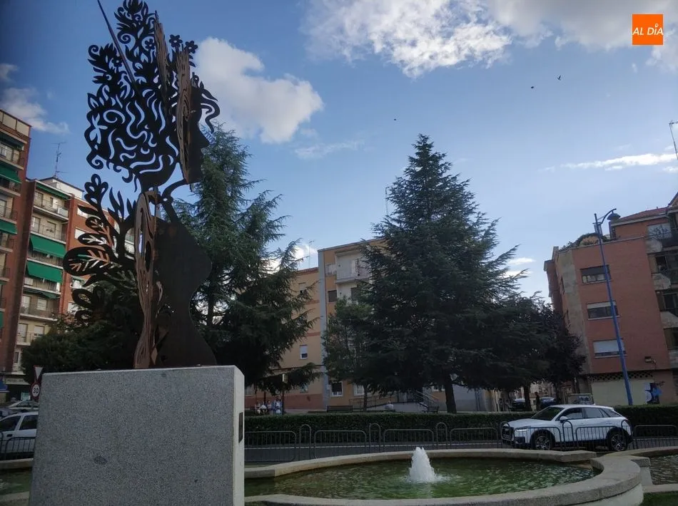 Foto 7 - La ciudad de Salamanca suma una nueva escultura en la Plaza de Madrid donada por el artista Luis de ...
