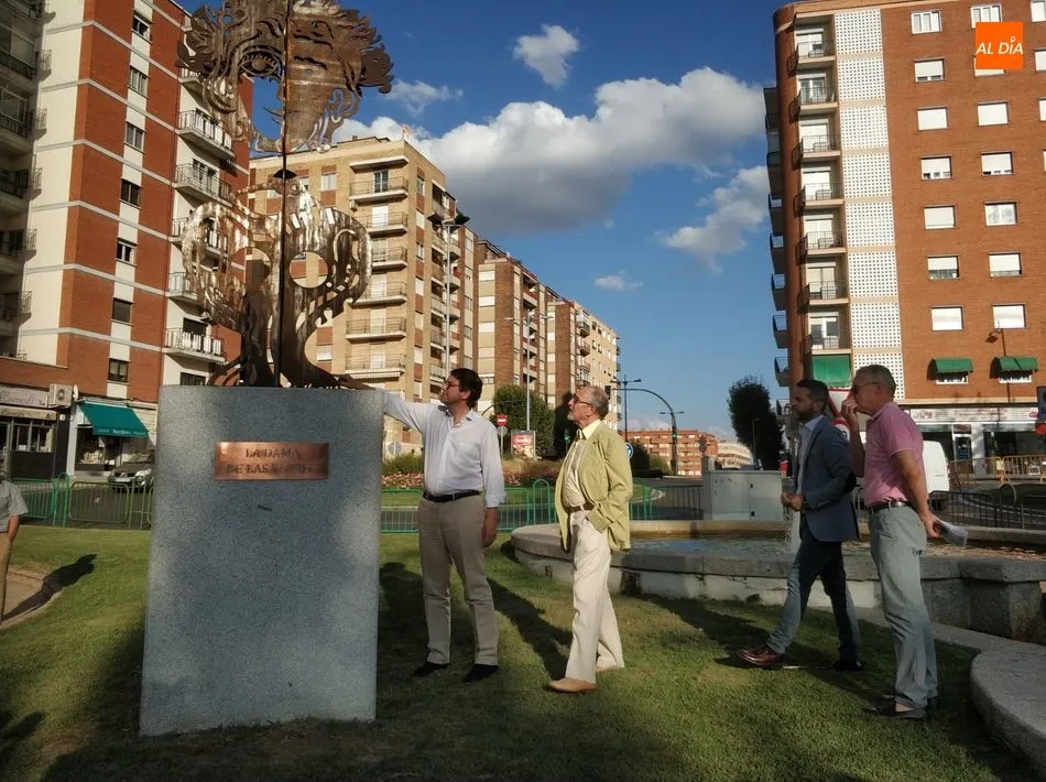 Foto 5 - La ciudad de Salamanca suma una nueva escultura en la Plaza de Madrid donada por el artista Luis de ...