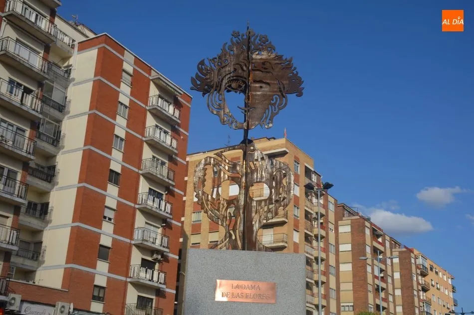 Foto 11 - La ciudad de Salamanca suma una nueva escultura en la Plaza de Madrid donada por el artista Luis de ...