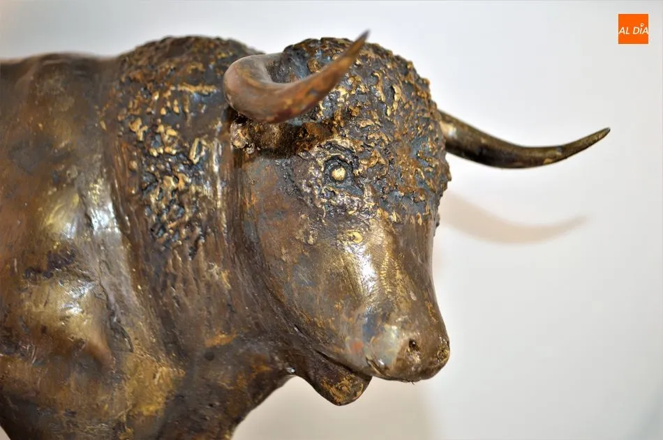 Foto 2 - Una pasi&oacute;n: la escultura taurina  