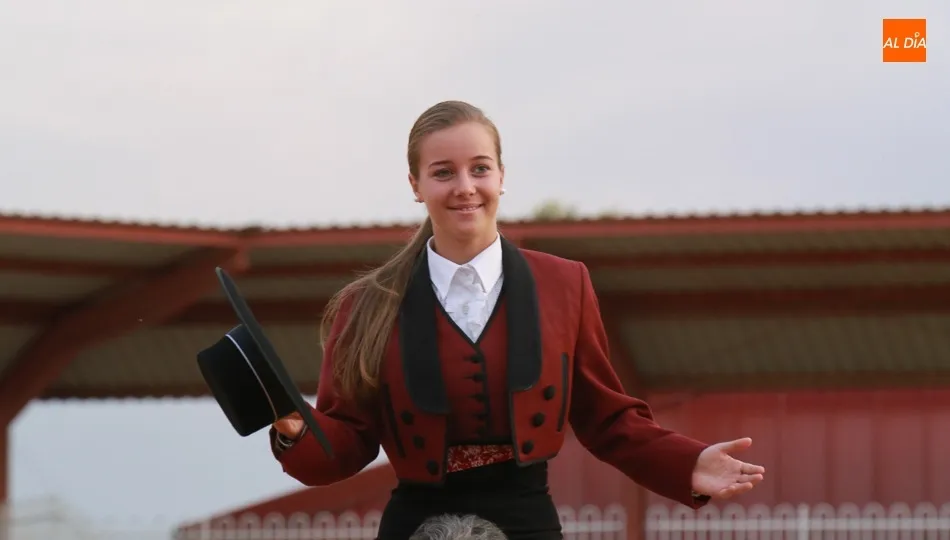 Claudia Gutiérrez, de la Escuela de Tauromaquia de Salamanca. Fotos: Alberto Martín