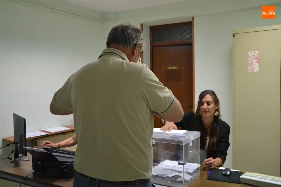 Foto 6 - En marcha la votaci&oacute;n para decidir la nueva ubicaci&oacute;n del mercadillo sabatino  