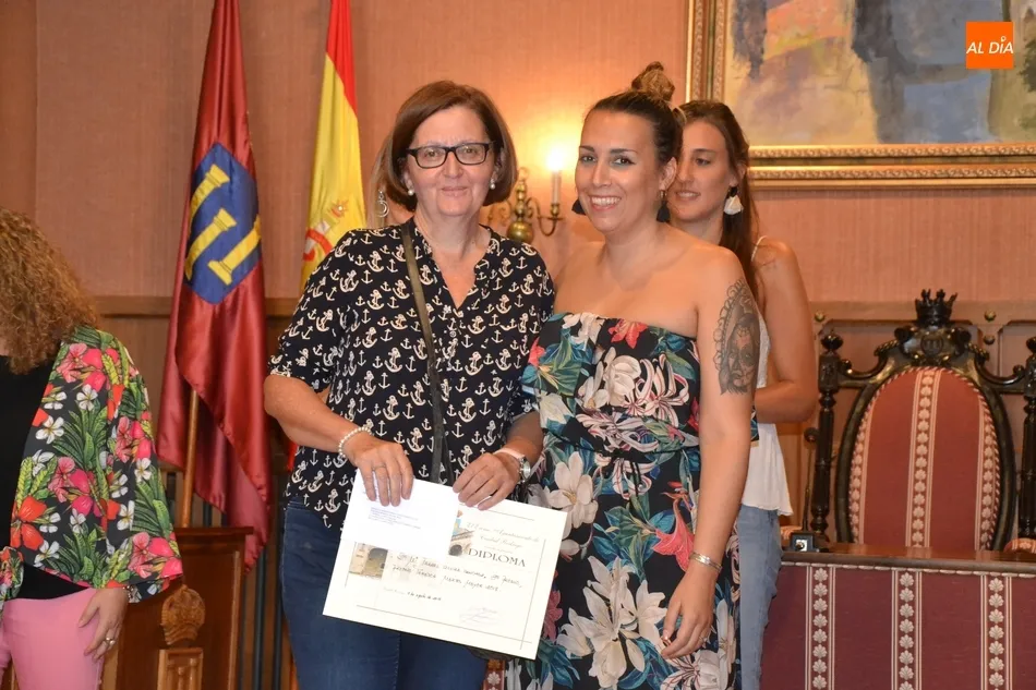 Foto 4 - Entregados los premios del Martes Mayor en un acto muy concurrido gracias a los scouts  