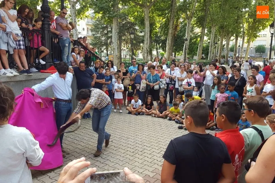 Foto 5 - Toreo de Sal&oacute;n en el parque municipal con El Capea  