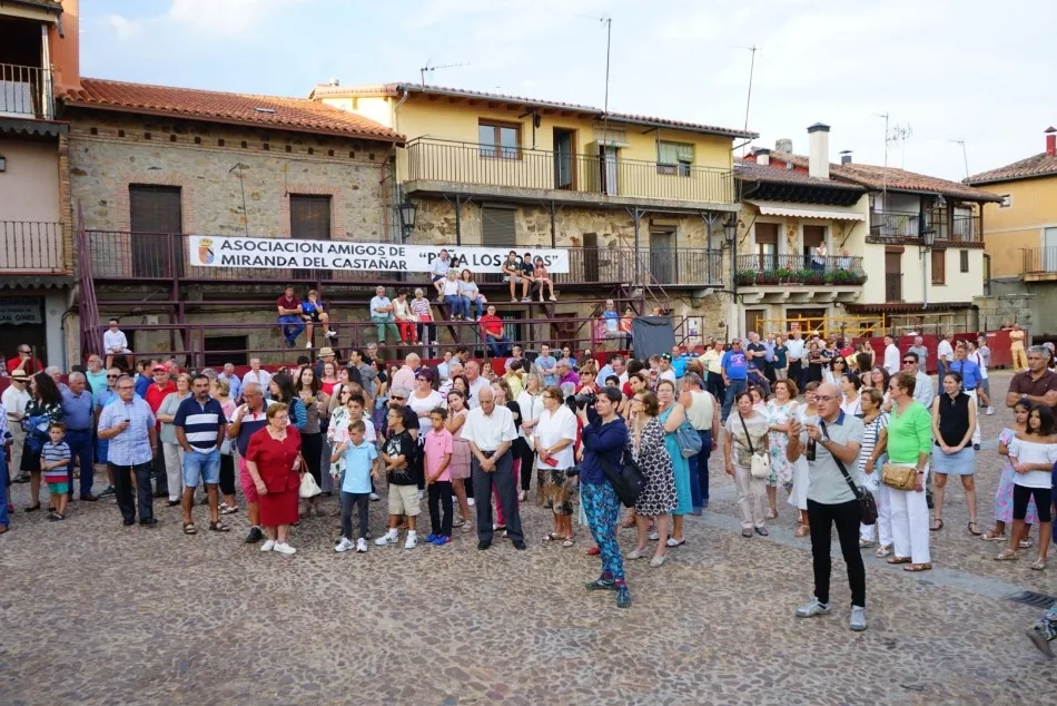 Foto 7 - Carlos Fortes pregona los festejos y anima a los vecinos a preservar las tradiciones