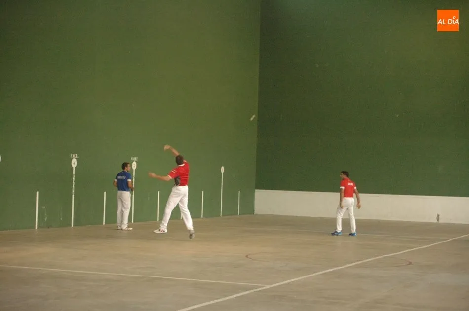 Foto 6 - Jornada festiva con la pelota a mano como protagonista  