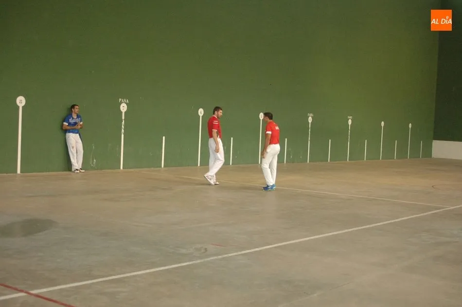 Foto 2 - Jornada festiva con la pelota a mano como protagonista  
