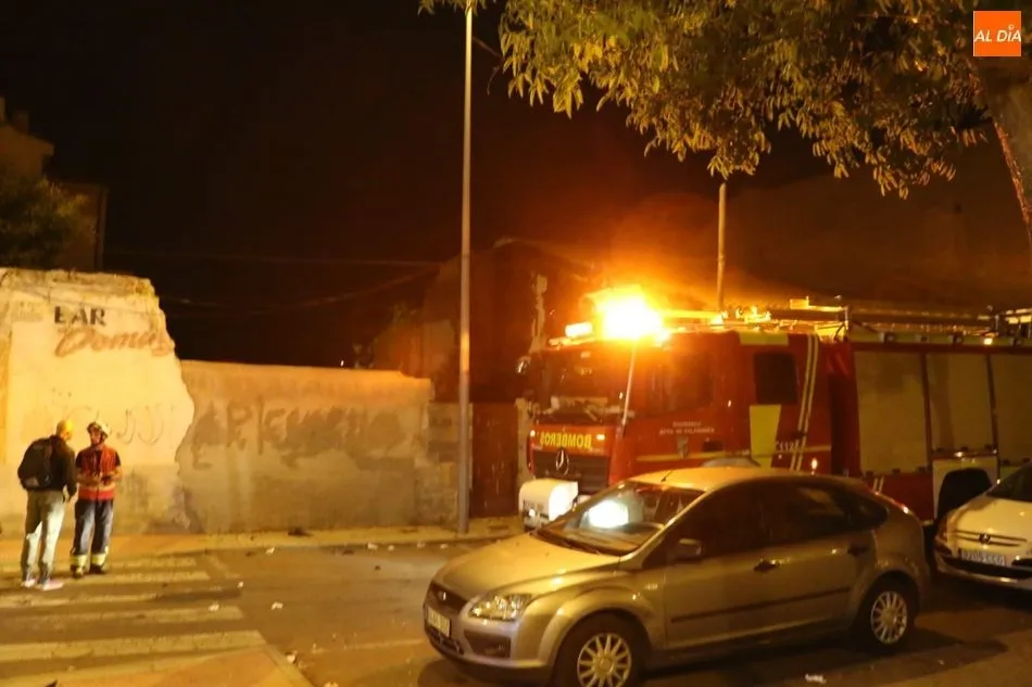 Foto 6 - Un cohete provoca un susto con un peque&ntilde;o incendio en el Arrabal