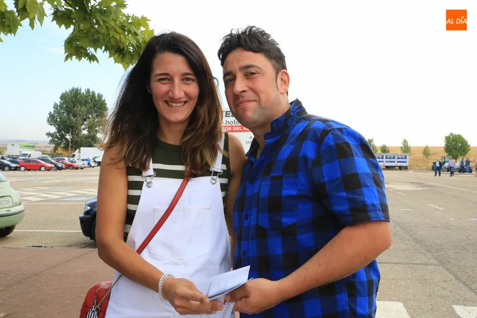 Foto 11 - El p&uacute;blico m&aacute;s madrugador hace cola para entrar a Salamaq