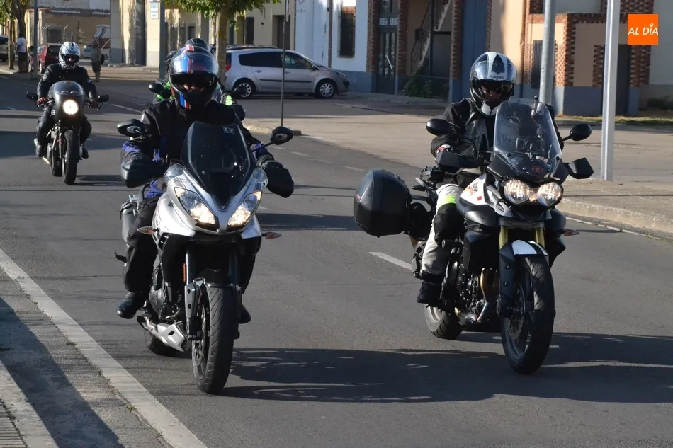 Foto 10 - Los moteros de El Club Triumph se van de ruta por Las Arribes  