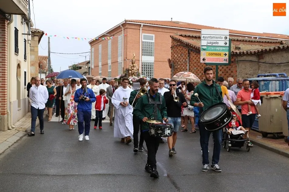 Foto 11 - Villoria rinde honores a la Virgen de la Vega