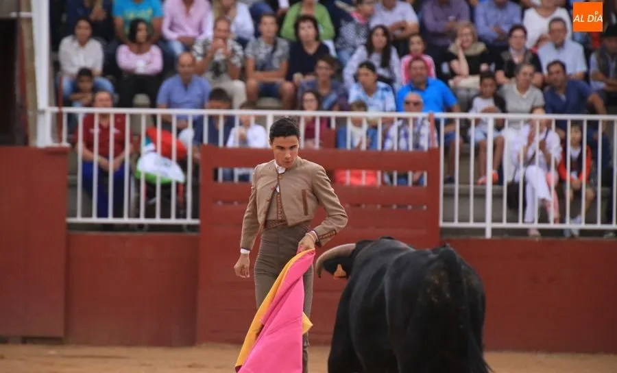 Los tres finalistas del certamen, de la Escuela de Salamanca. Fotos: Alberto Martín