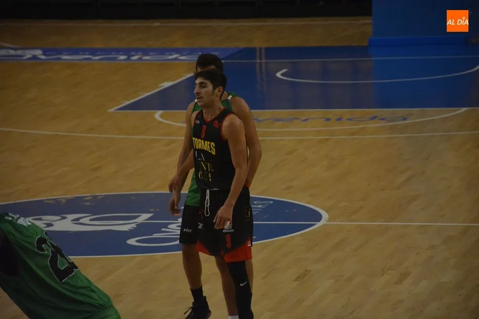 Foto 9 - El Queser&iacute;a La Antigua CB Tormes cae en su debut con el Extremadura Plasencia (71-82)