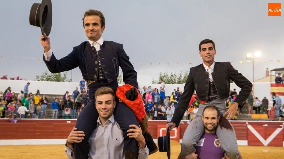 Damián Castaño y Juan Antonio Pérez Pinto salen a hombros