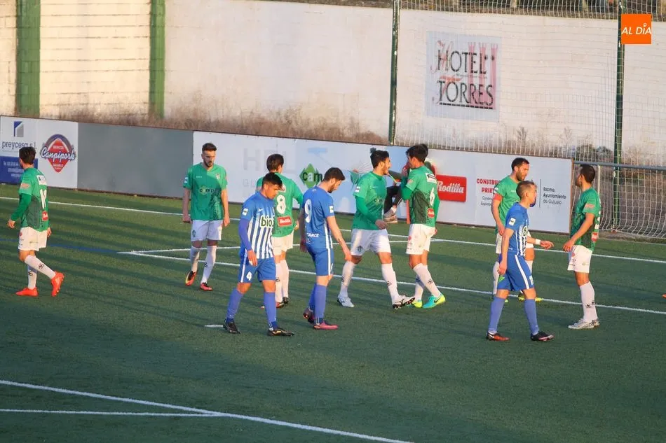 La Ponferradina se adjudica el último cruce ante el Guijuelo. En la imagen, un encuentro anterior entre ambos equipos en el Municipal