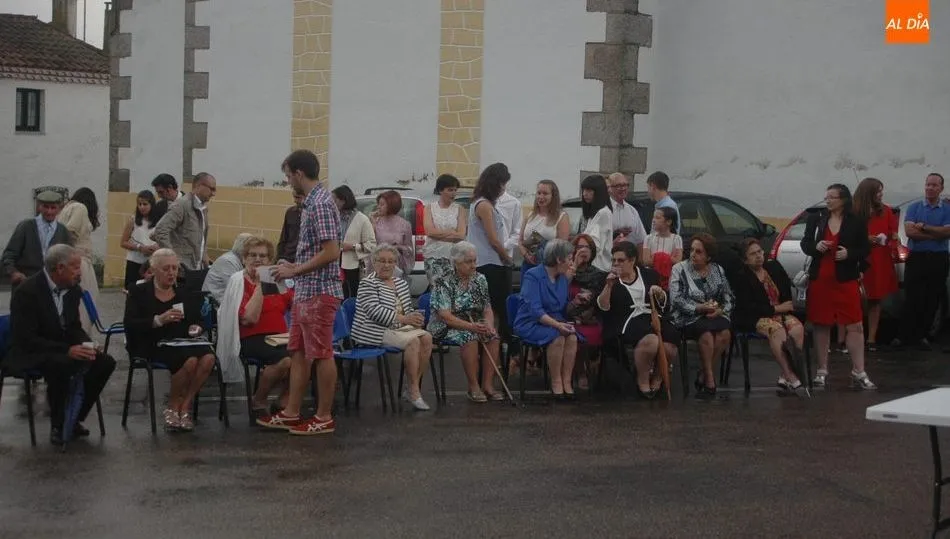 Los vecinos degustaron productos tradicionales en el convite ofrecido por el Ayuntamiento / FOTOS: SILVESTRE