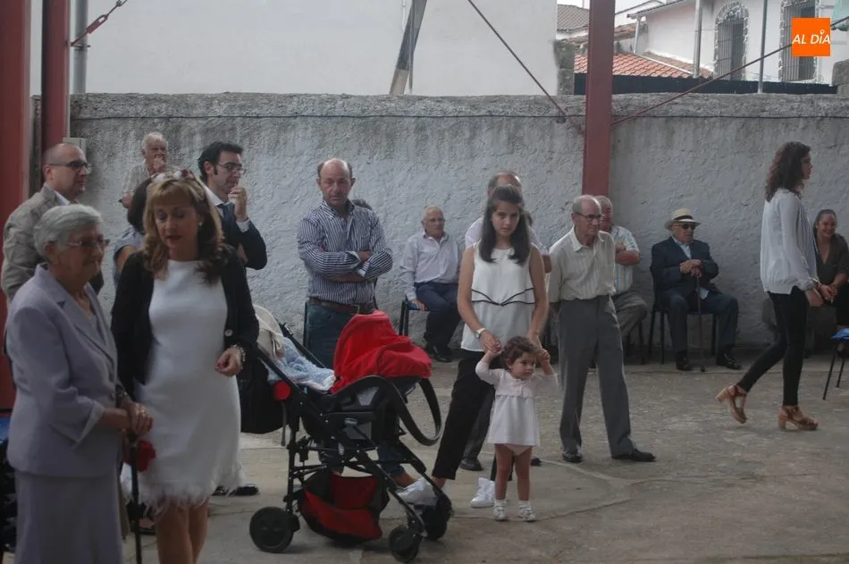 Foto 5 - La lluvia desluce los actos en honor a la Virgen del Rosario en Fuenteliante  