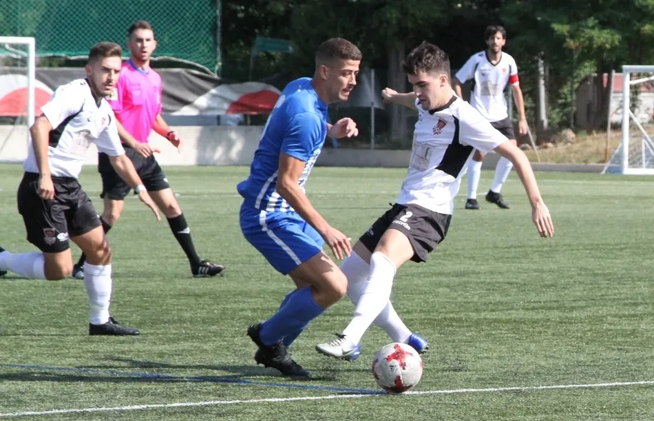 El duelo entre Ponferradina y Ciudad Rodrigo se lo llevaron los locales