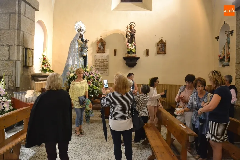 Foto 6 - La Virgen de la Pe&ntilde;a esquiva la lluvia con un trayecto recortado para evitar riesgos  