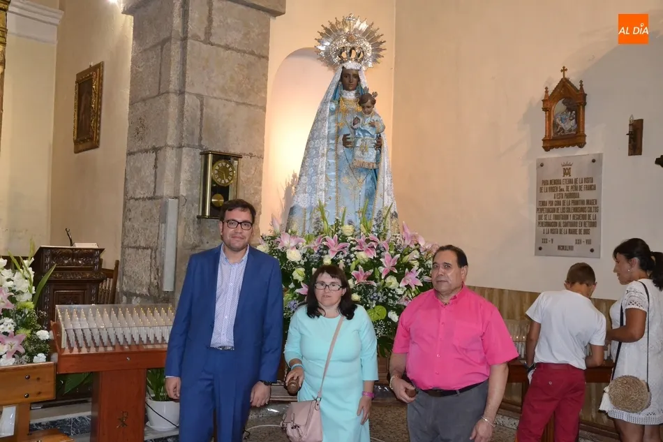Foto 3 - La Virgen de la Pe&ntilde;a esquiva la lluvia con un trayecto recortado para evitar riesgos  