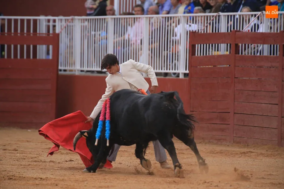 Foto 8 - Fabio Jim&eacute;nez, Ismael Mart&iacute;n y Claudia Guti&eacute;rrez, a la final del certamen de Escuelas Taurinas