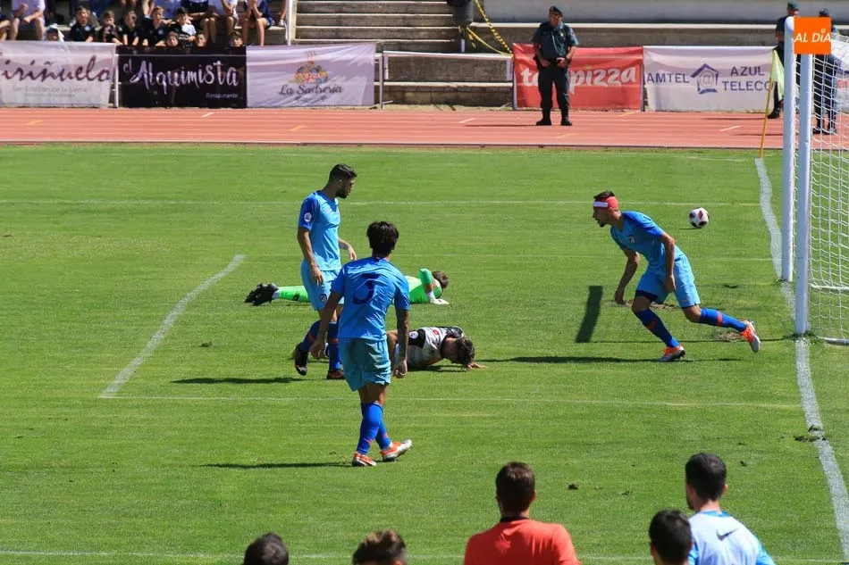 Foto 6 - Unionistas y Atl&eacute;tico de Madrid &lsquo;B&rsquo; se reparten los puntos (1-1)