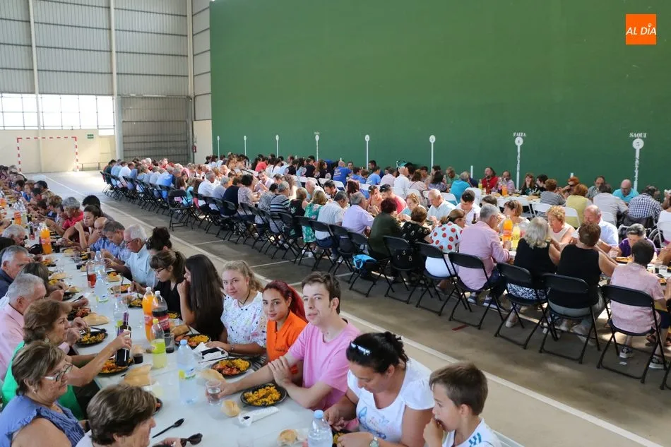 Foto 2 - En Villaseco de los Reyes despiden las fiestas con una suculenta paella  