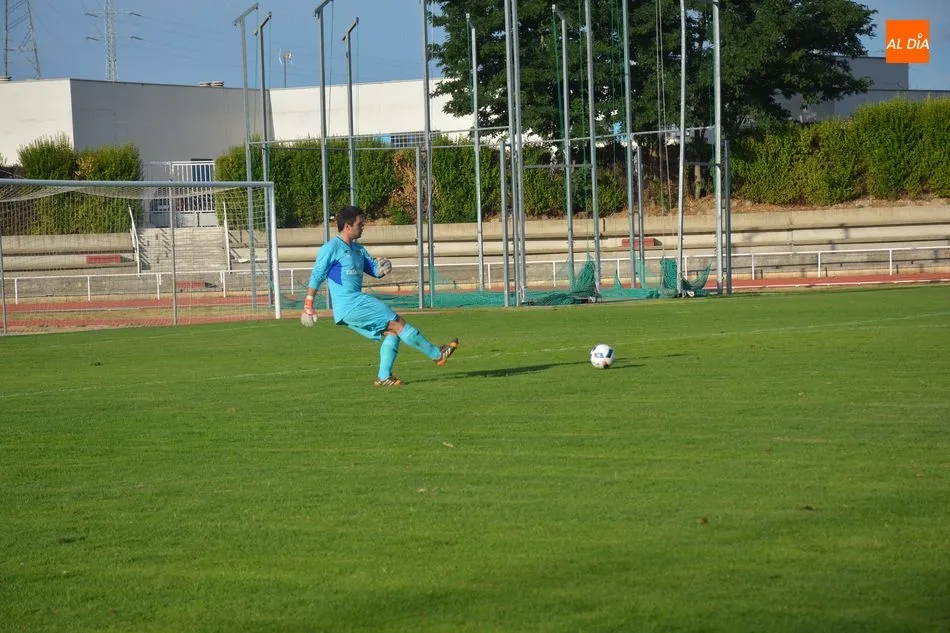 Foto 6 - El Salamanca CF UDS &lsquo;B&rsquo; debuta en la Regional de Aficionados goleando (4-0)