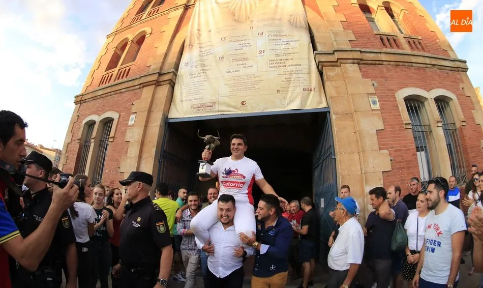 David Sánchez, triunfador del Concurso de Recortes de Salamanca. Foto: Miguel Hernández