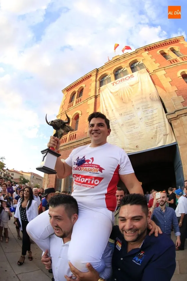 Foto 11 - David S&aacute;nchez se alza con el triunfo en el Concurso de Recortes de La Glorieta