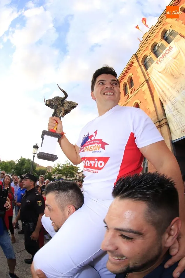 Foto 7 - David S&aacute;nchez se alza con el triunfo en el Concurso de Recortes de La Glorieta