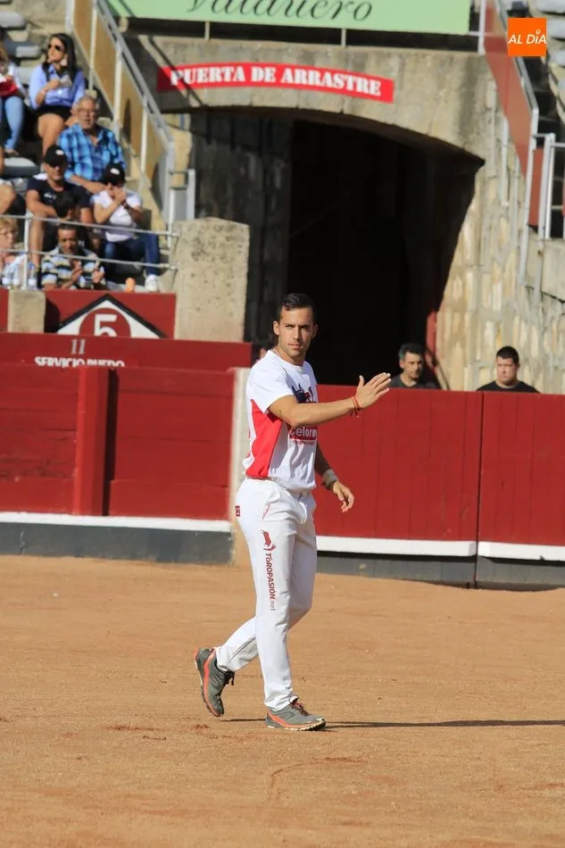 Foto 3 - David S&aacute;nchez se alza con el triunfo en el Concurso de Recortes de La Glorieta